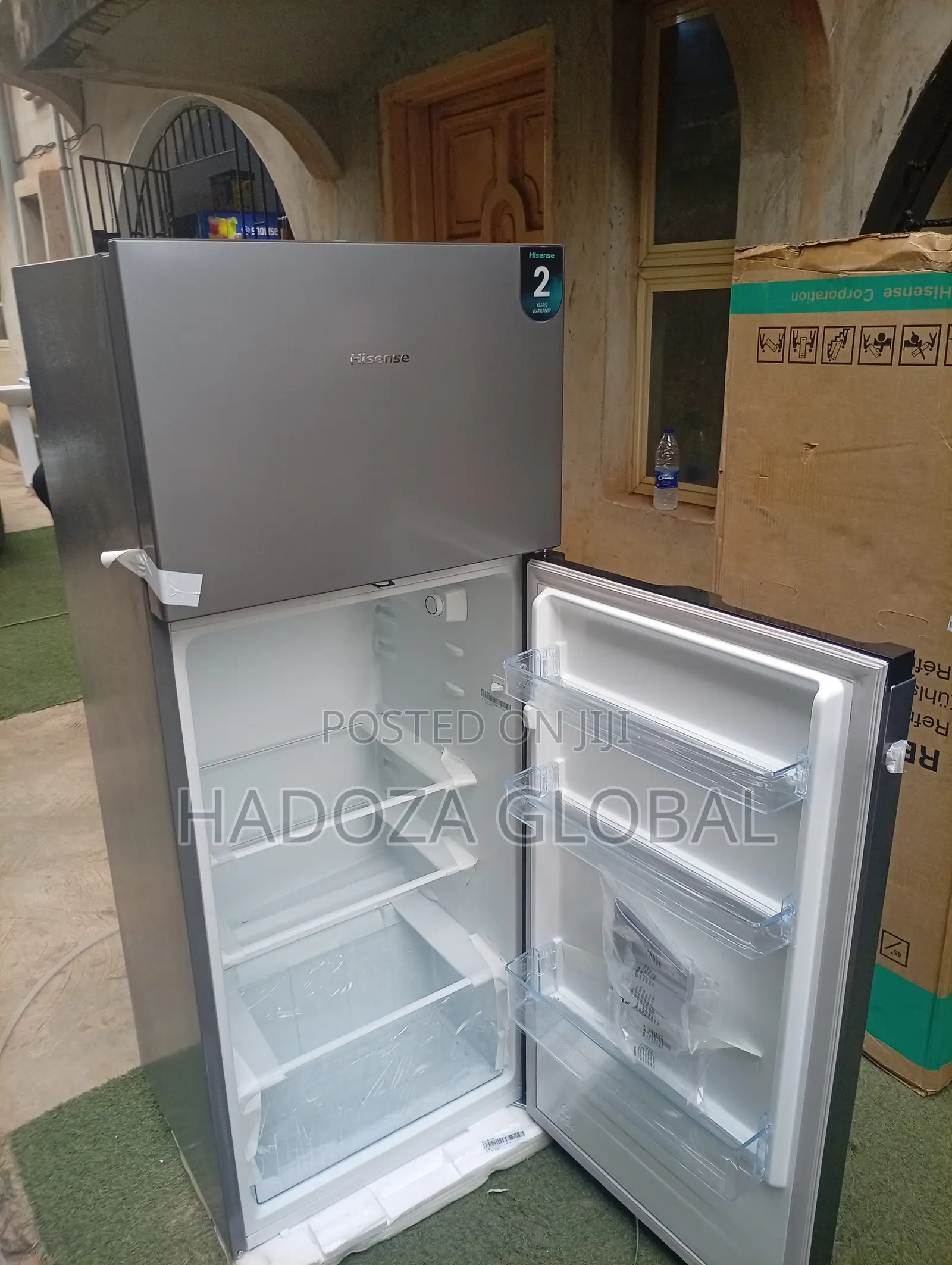 Hisense Modern Fridge With Separate Freezer and Multiple Storage