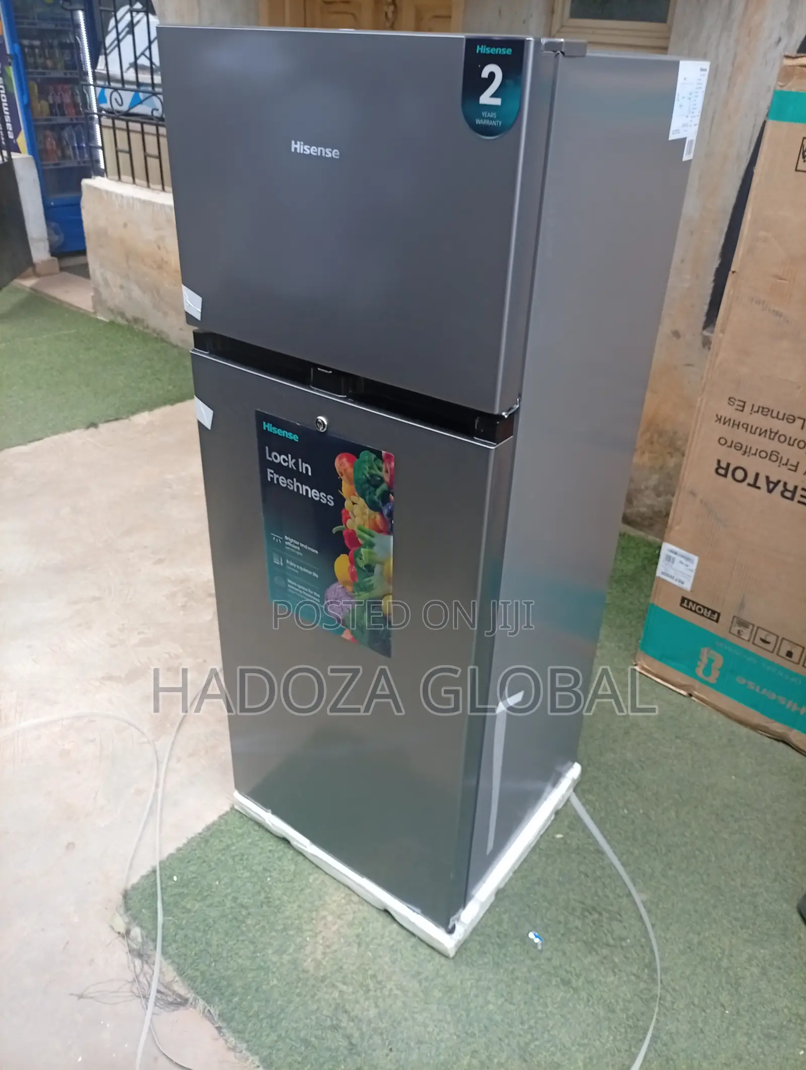 Hisense Spacious Household Fridge Freezer With Practical Design
