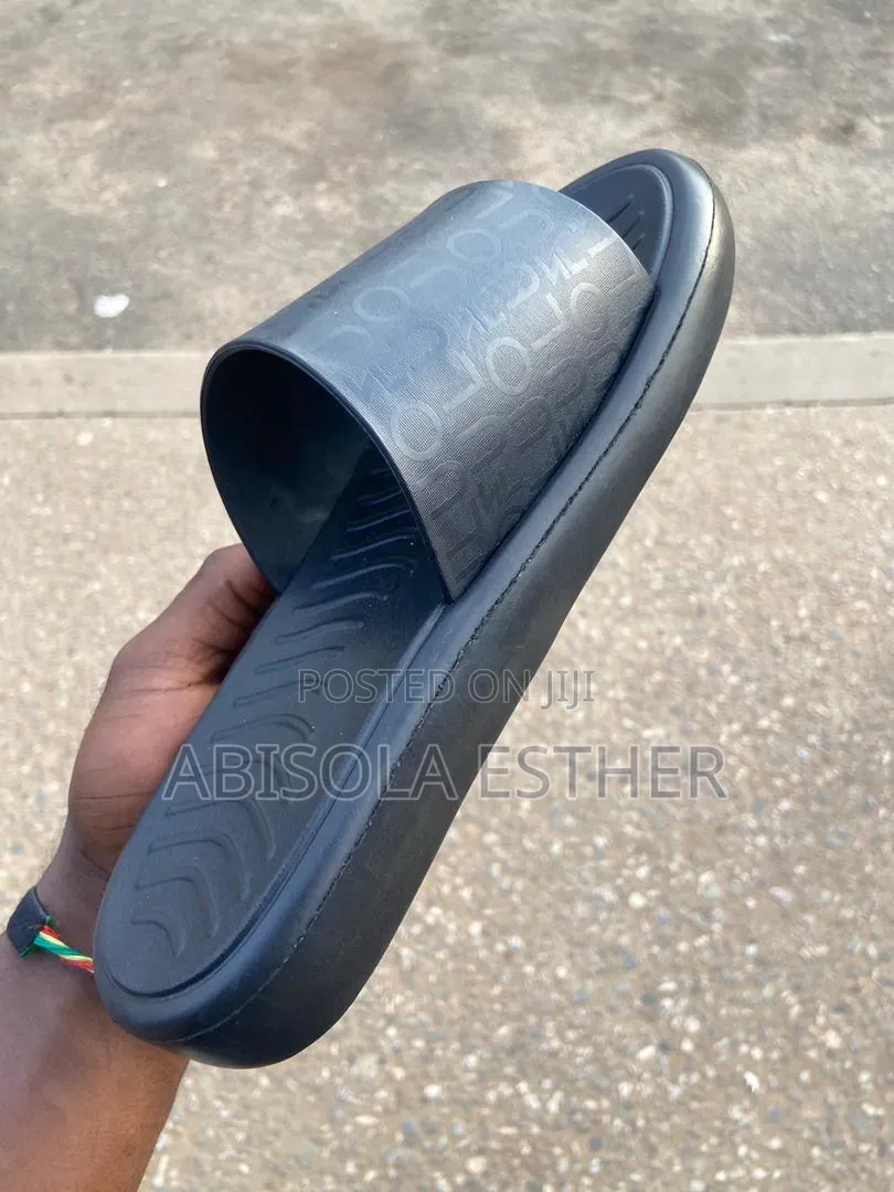 Men’s Outdoor Slides – Comfortable Footwear for Daily Use