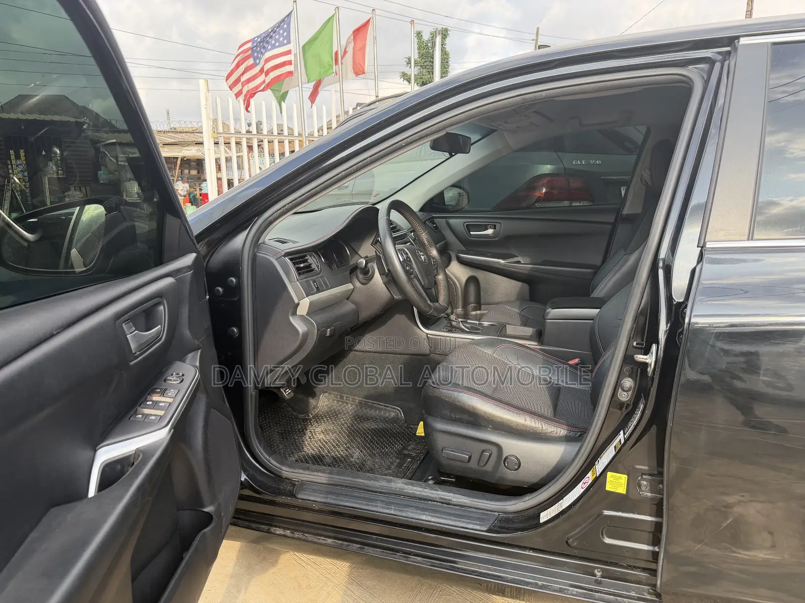 Toyota Camry SE 4dr Sedan (2.5L 4cyl 6A) 2017 Black