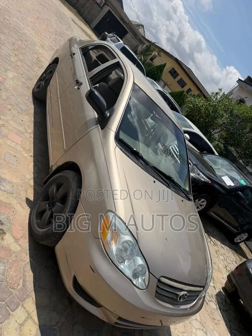 Toyota Corolla 2004 Gold