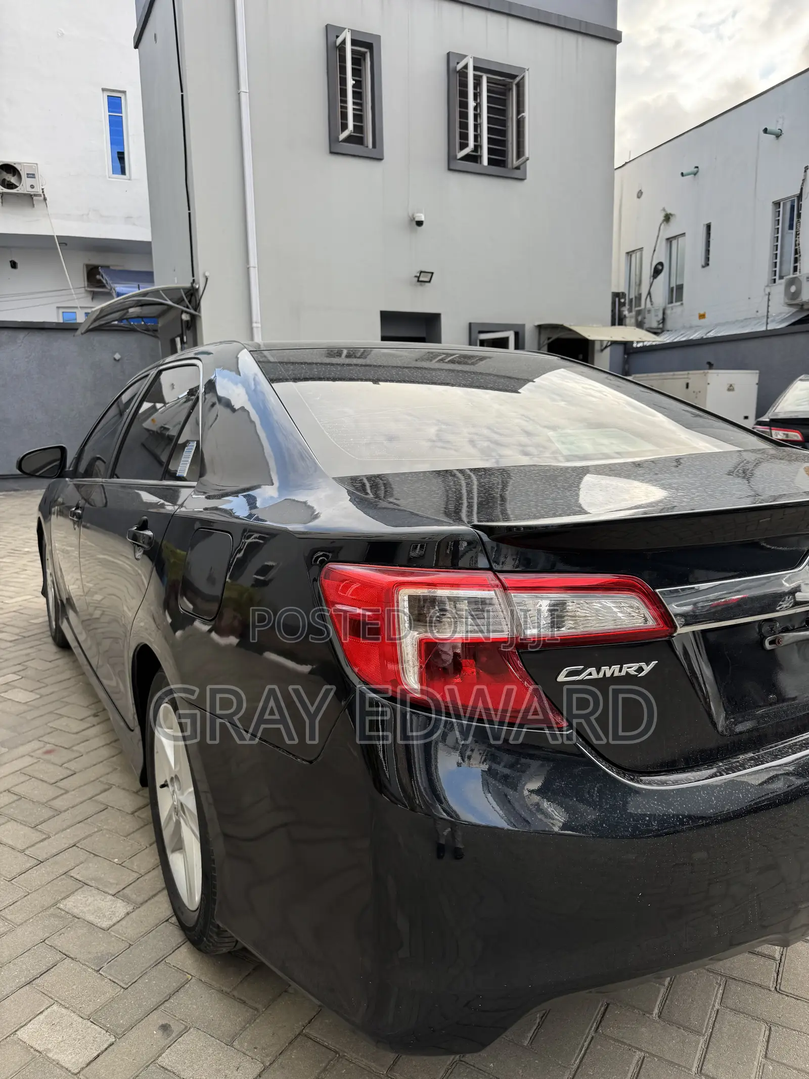 Toyota Camry SE 4dr Sedan (2.5L 4cyl 6A) 2013 Blue