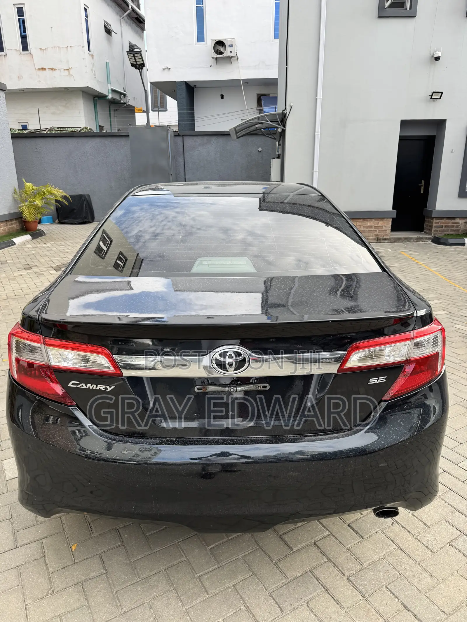 Toyota Camry SE 4dr Sedan (2.5L 4cyl 6A) 2013 Blue