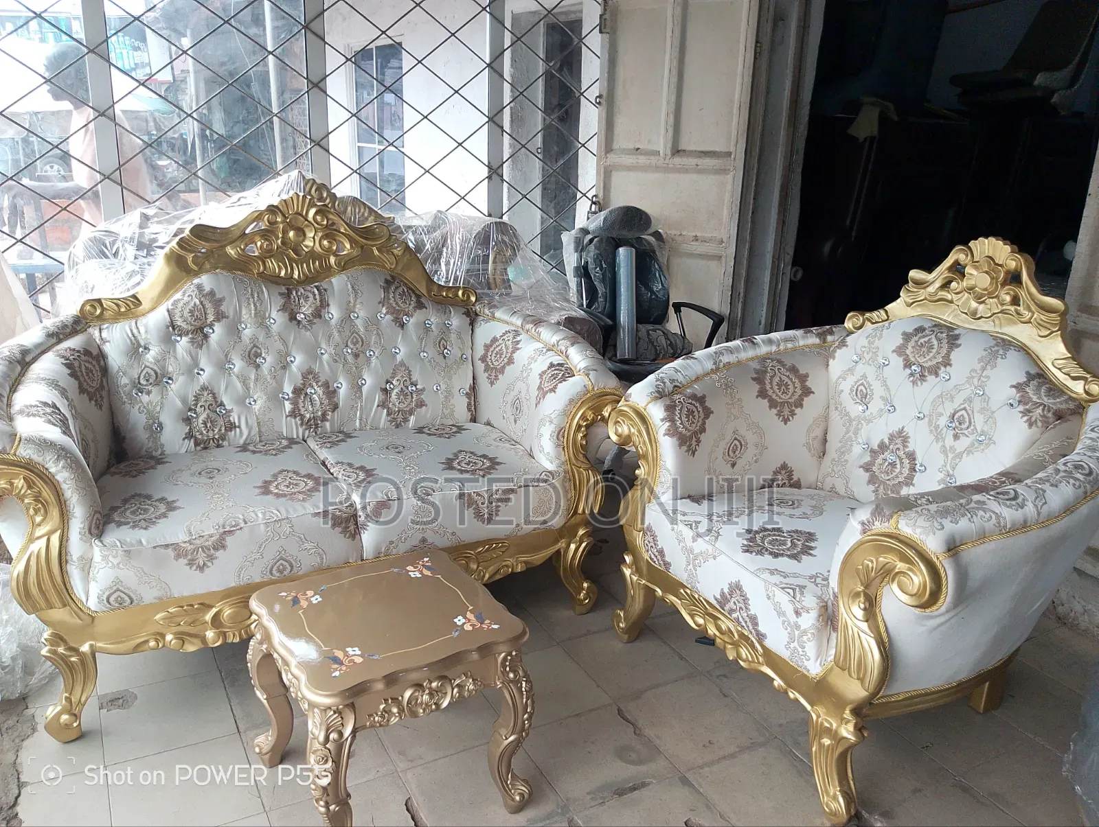 Full Sets of Quality Carving Chair