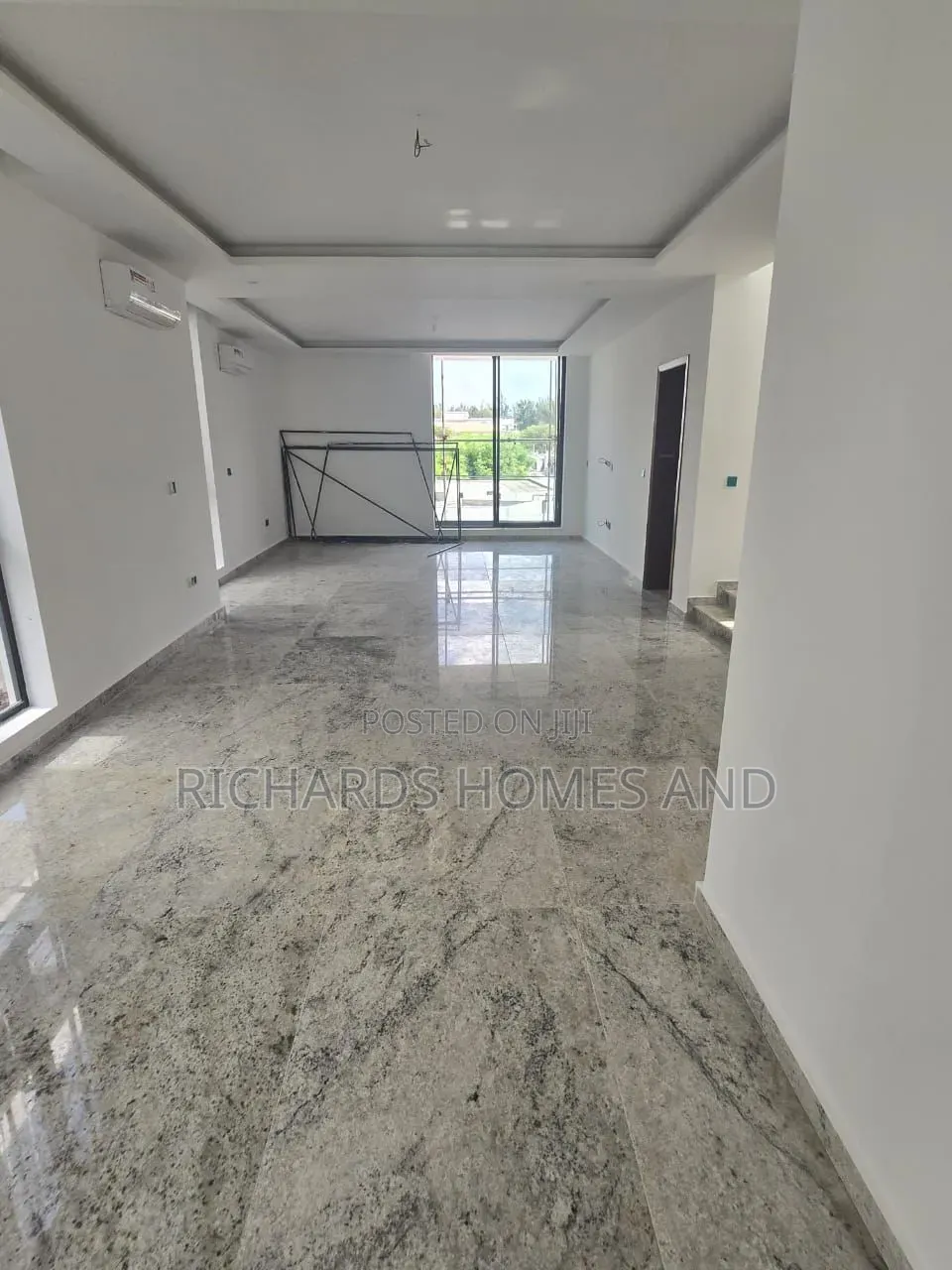 6bdrm Duplex in Banana Island for rent