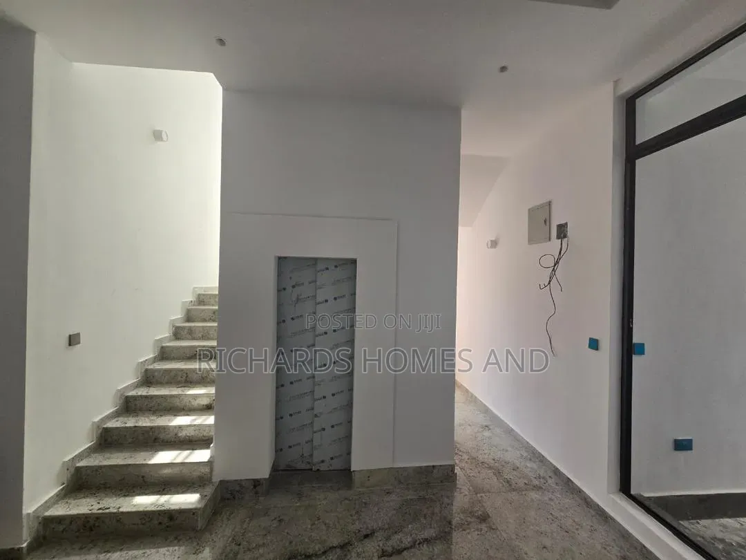 6bdrm Duplex in Banana Island for rent
