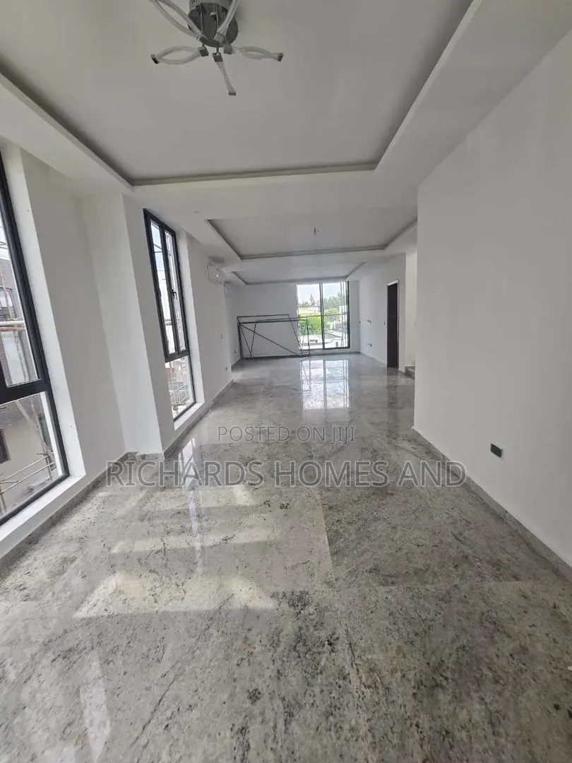 6bdrm Duplex in Banana Island for rent