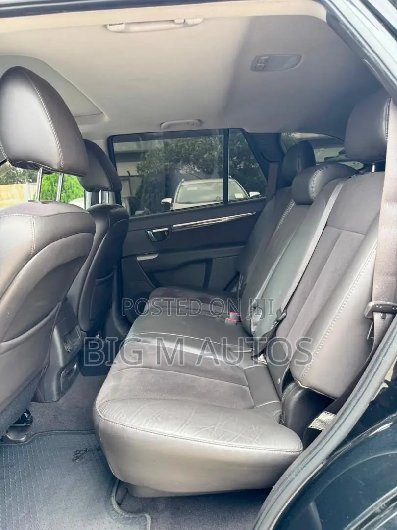Hyundai Santa Fe 2010 Black