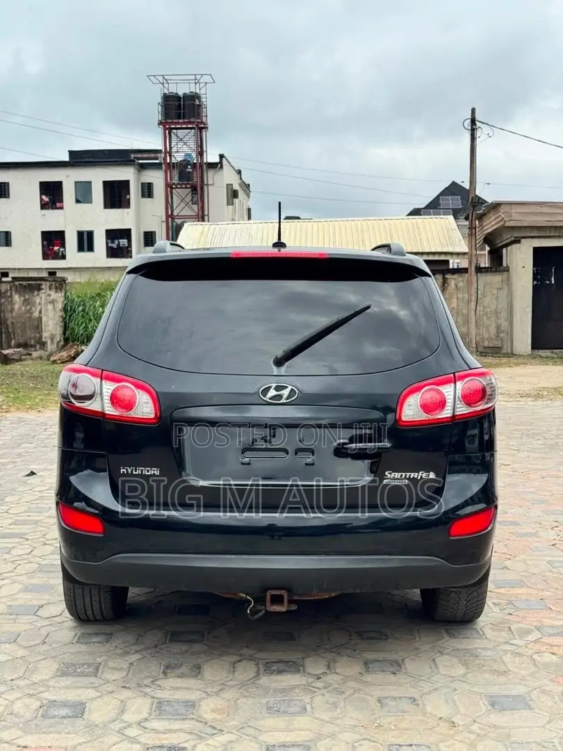 Hyundai Santa Fe 2010 Black
