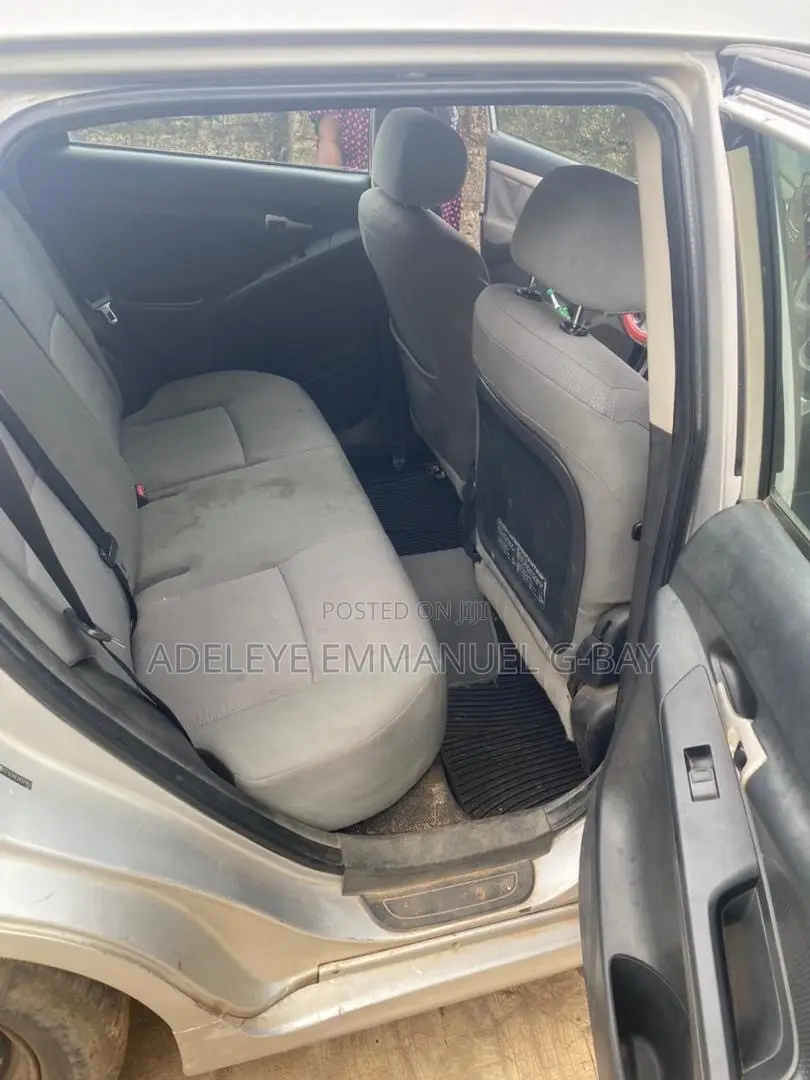 Toyota Matrix S Hatchback AWD (2.4L 4cyl 4A) 2010 Silver