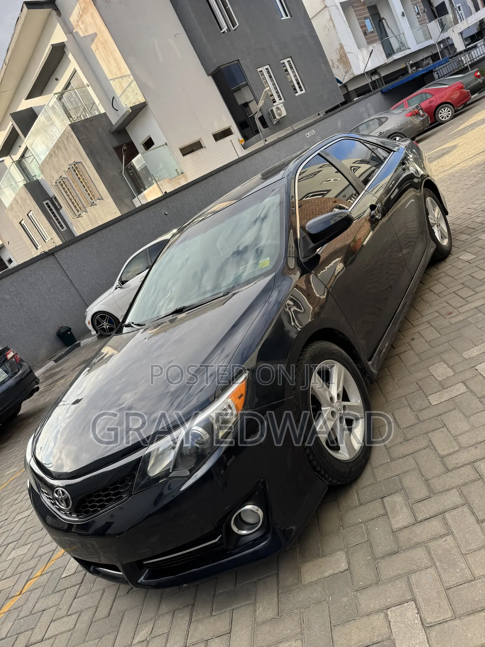 Toyota Camry SE 4dr Sedan (2.5L 4cyl 6A) 2013 Blue