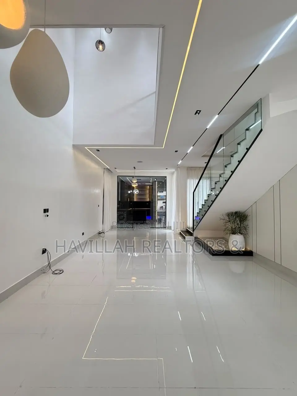 Furnished 5bdrm Duplex in Lekki for sale