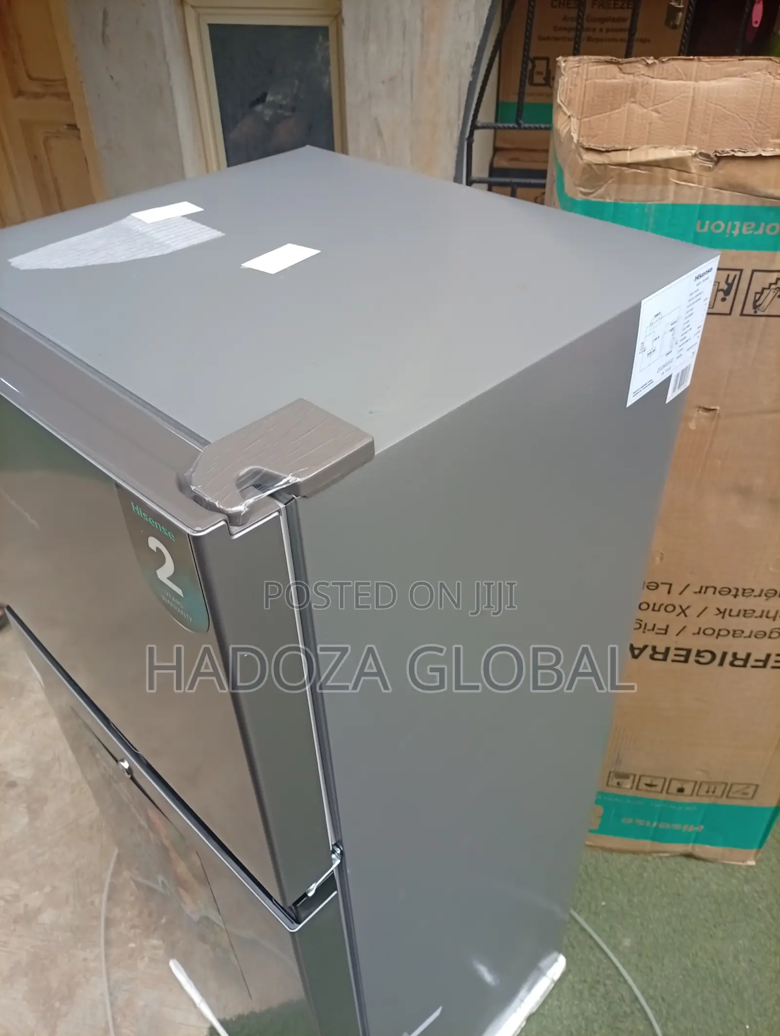 Hisense Modern Family Refrigerator Freezer With Spacious Storage