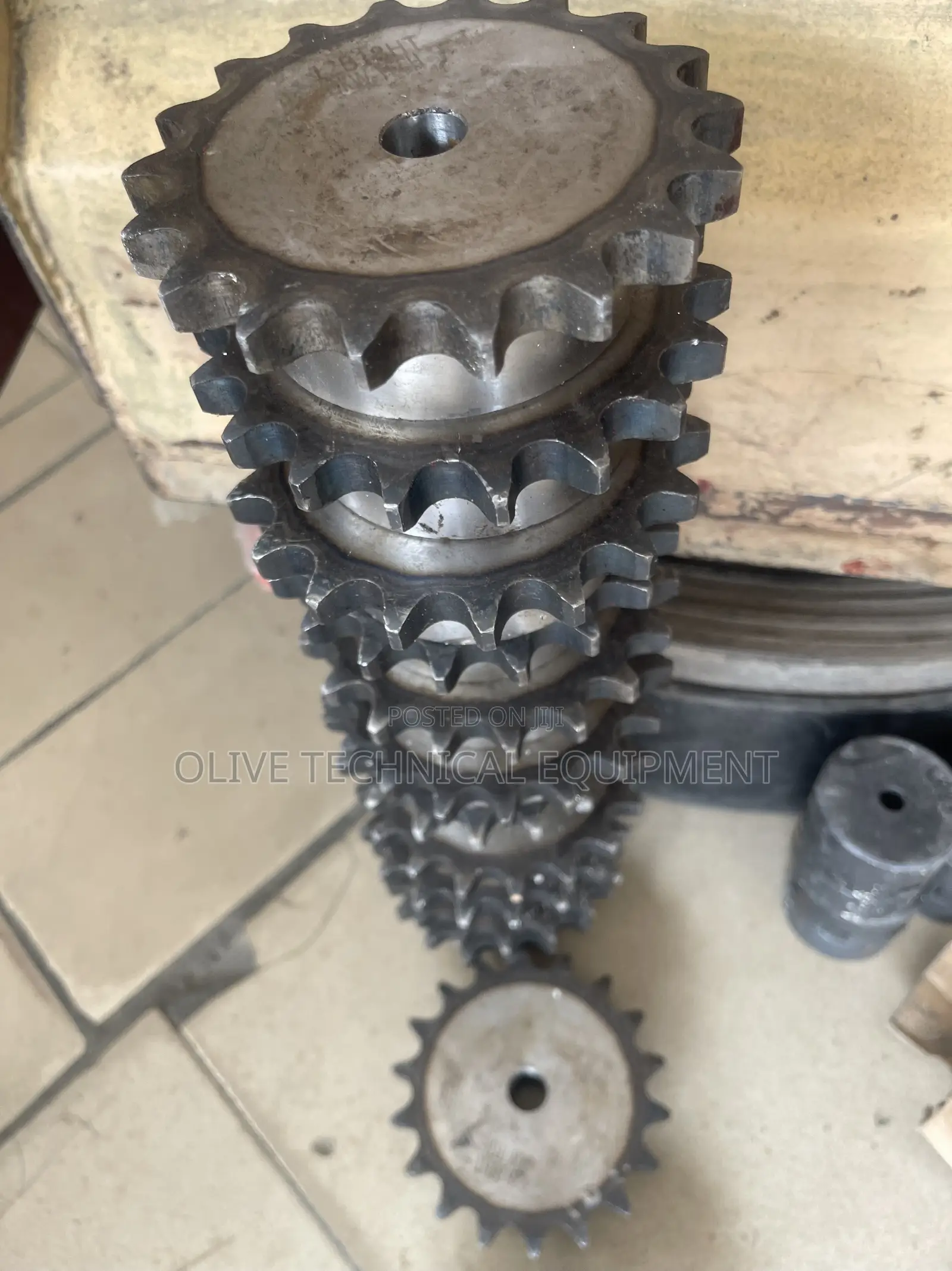 12b-1-18 TEETH SPROCKET ( 3/4 Inch Single 18 Teeth Sprocket)