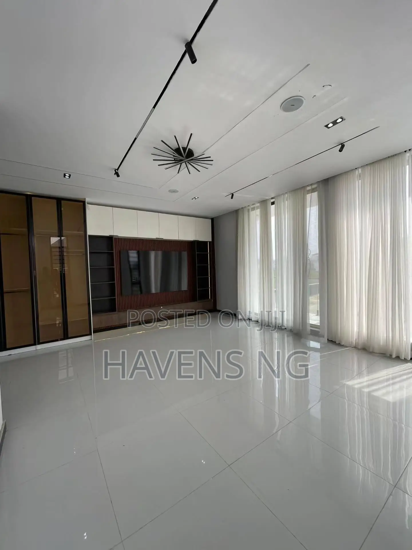 5bdrm Duplex in Ologolo for sale