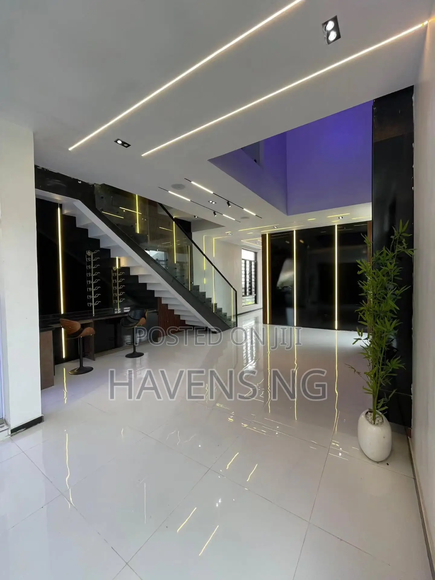 5bdrm Duplex in Ologolo for sale