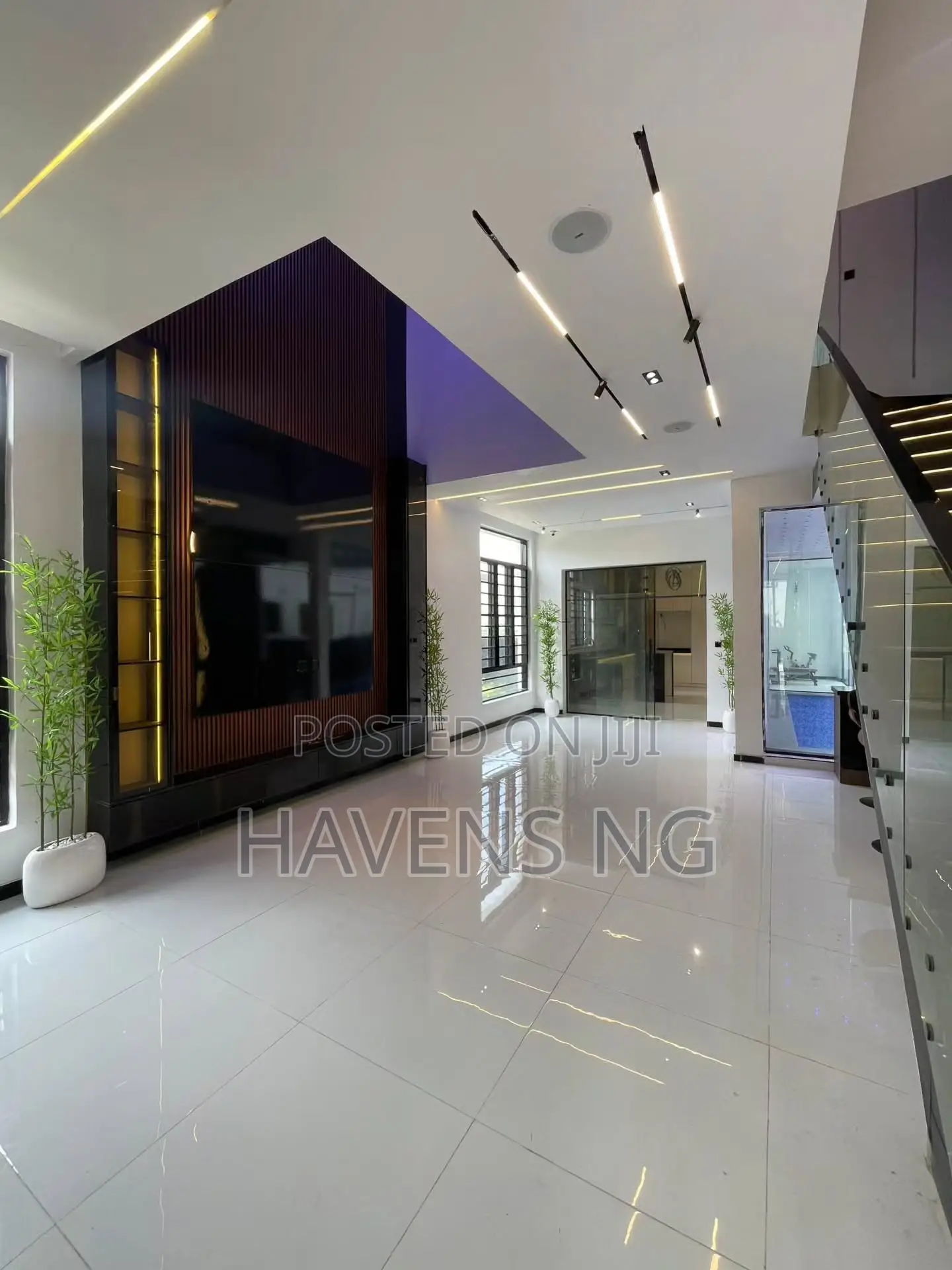 5bdrm Duplex in Ologolo for sale