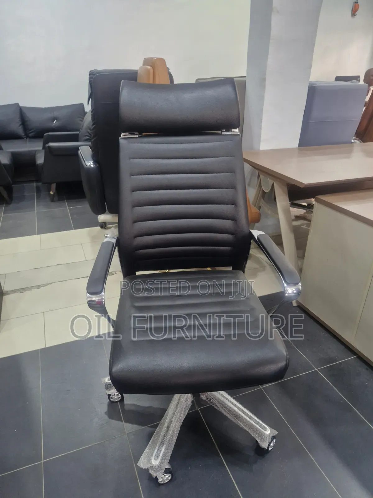 High Back Ergonomic Leather Executive Swivel Desk Chair