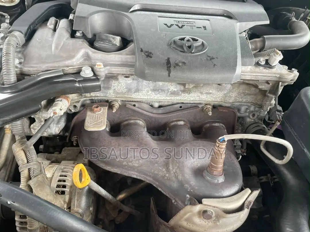 Toyota Camry XLE 4dr Sedan (2.5L 4cyl 6A) 2012 Silver