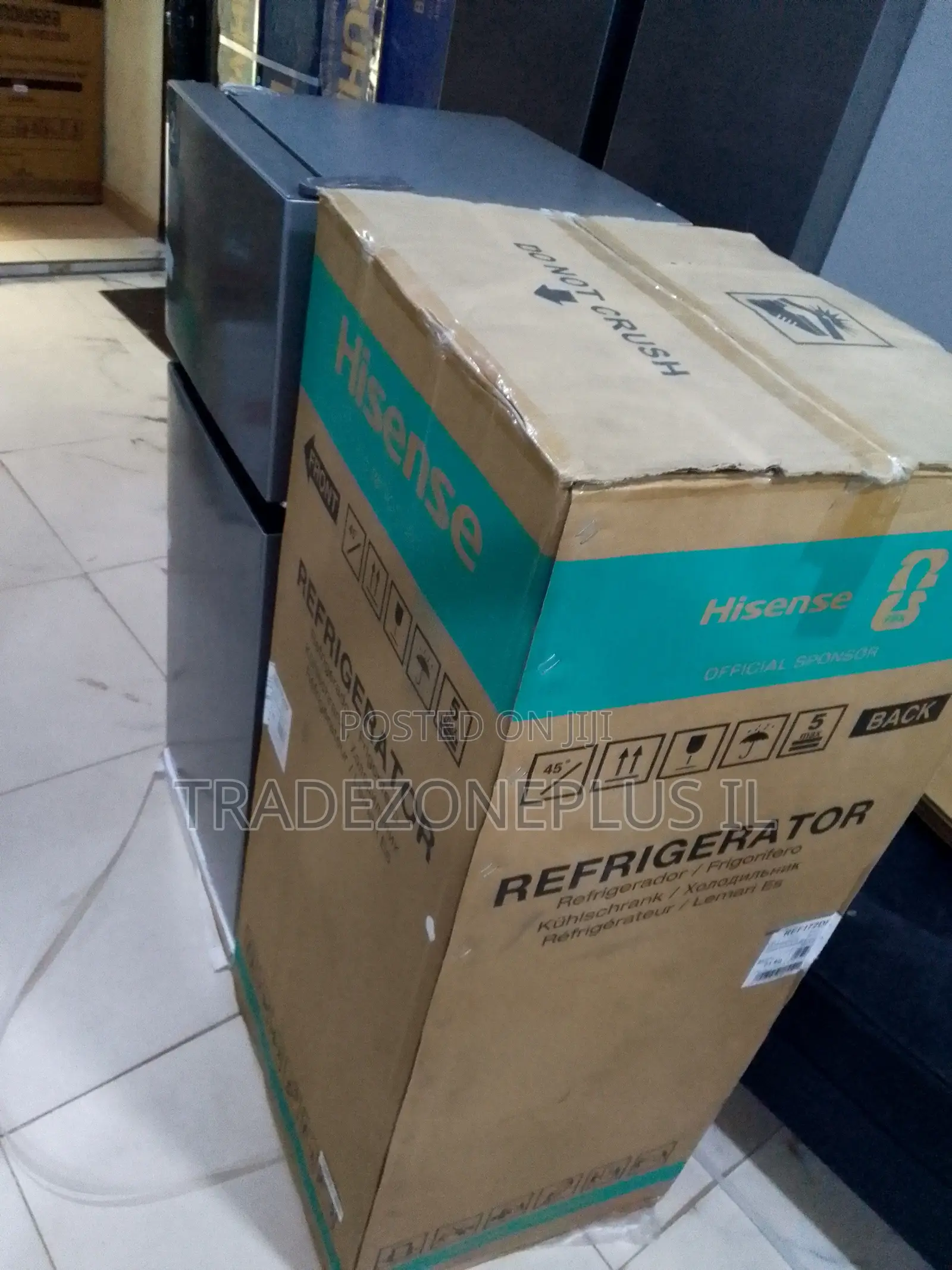 Keep Prepared Foods and Groceries Cool in the Hisense 124L Fridge