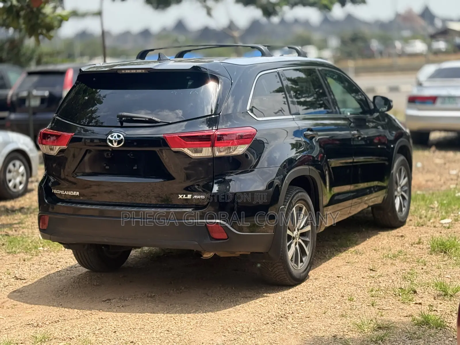 Toyota Highlander XLE 4x4 V6 (3.5L 6cyl 8A) 2018 Black