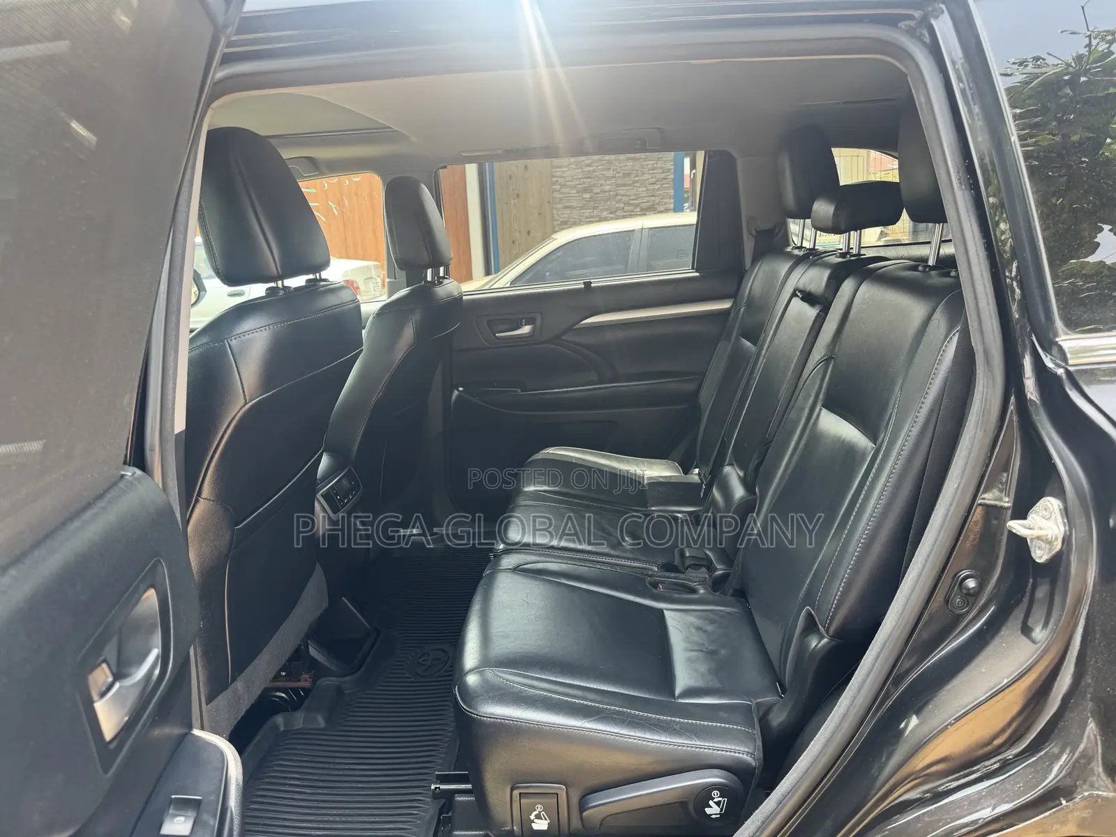 Toyota Highlander XLE 4x4 V6 (3.5L 6cyl 8A) 2018 Black