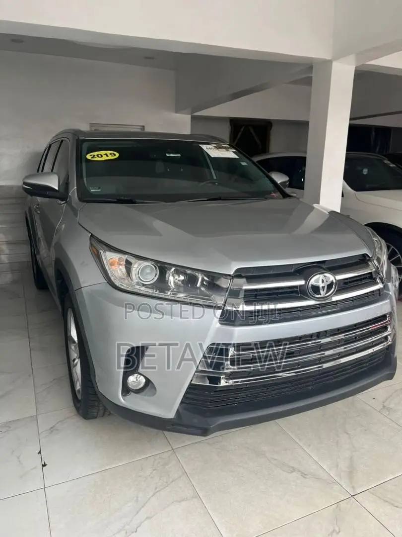 Toyota Highlander Limited 2019 Silver