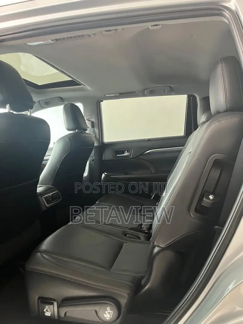 Toyota Highlander Limited 2019 Silver