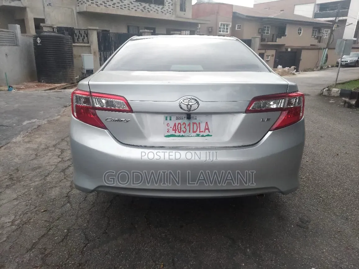 Toyota Camry 2013 Silver