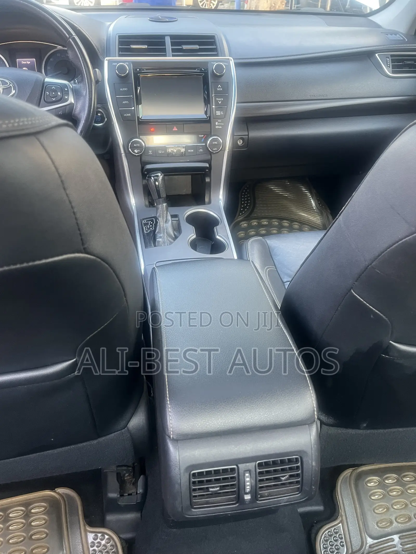 Mercedes-Benz C300 2016 Gray