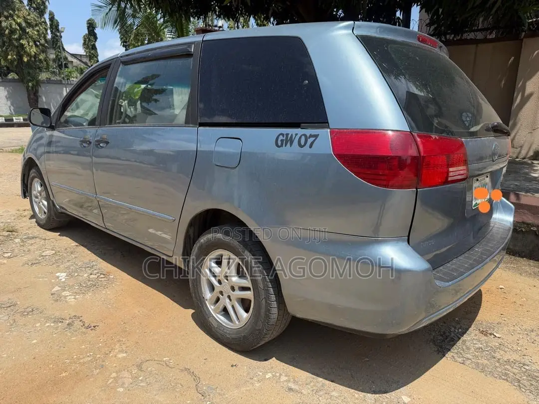 Toyota Sienna LE FWD 2006 Blue