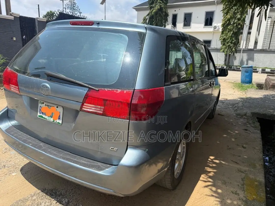 Toyota Sienna LE FWD 2006 Blue