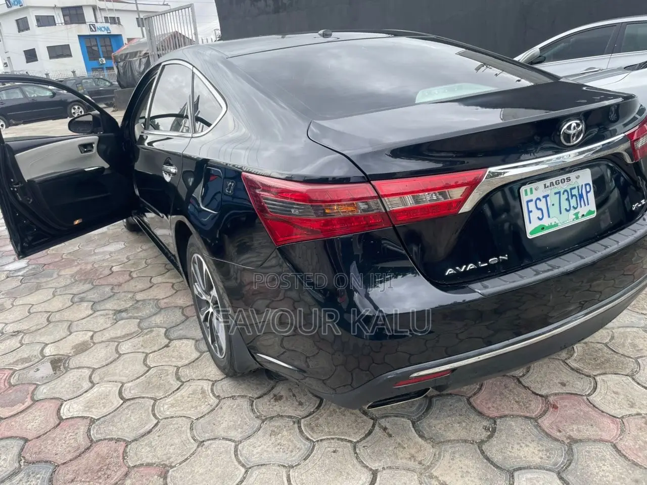 Toyota Avalon XLE FWDSedan (3.6L 6cyl 6A) 2016 Black