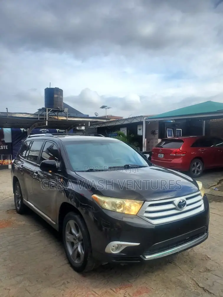 Toyota Highlander Limited 3.5l 4WD 2013 Black