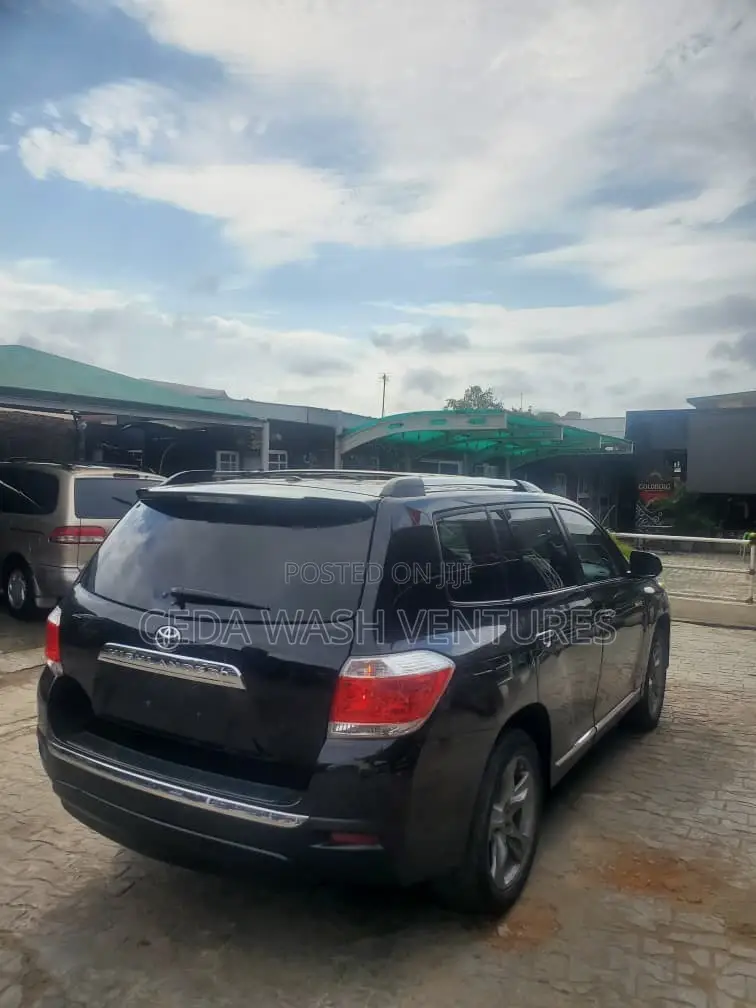 Toyota Highlander Limited 3.5l 4WD 2013 Black