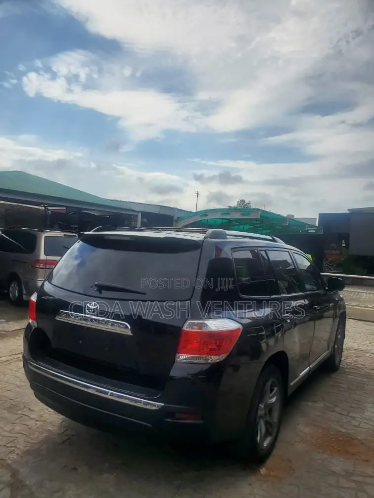 Toyota Highlander Limited 3.5l 4WD 2013 Black