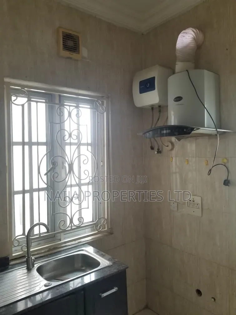 2bdrm Apartment in Off Freedom Way, Lekki Phase 1 for rent
