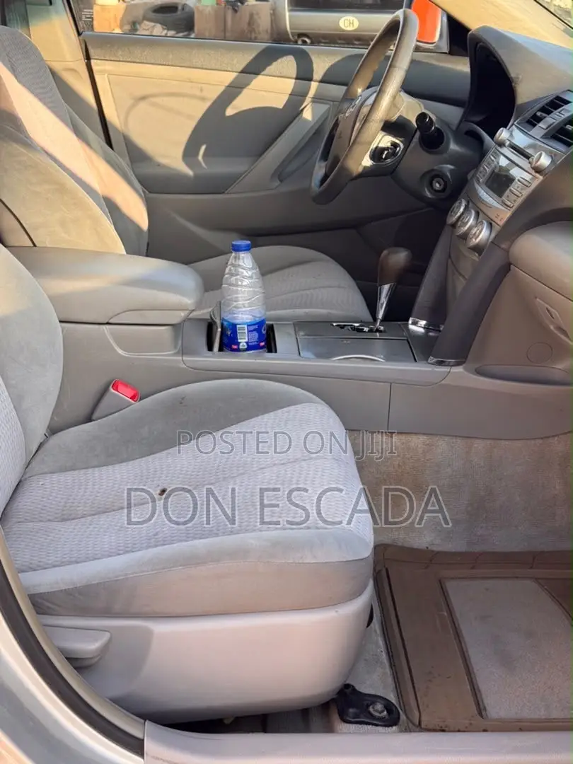 Toyota Camry 2011 Silver