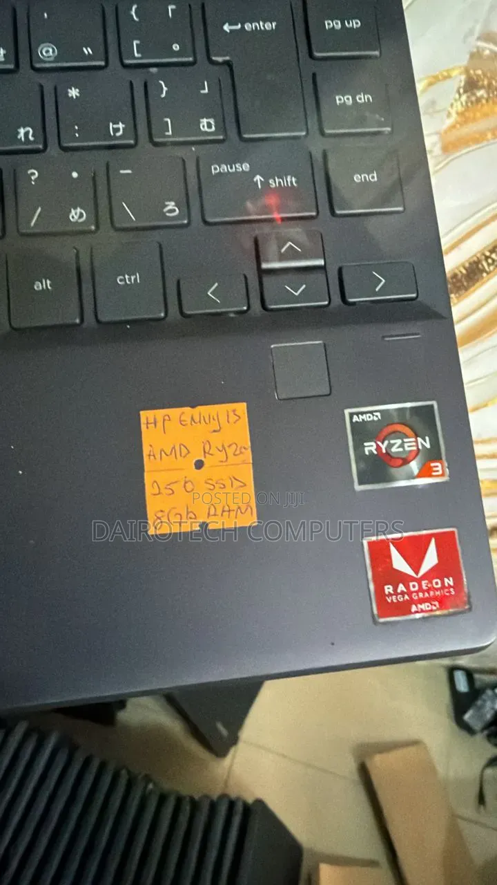 Laptop HP Envy 13 8GB AMD Ryzen 3 SSD 256GB