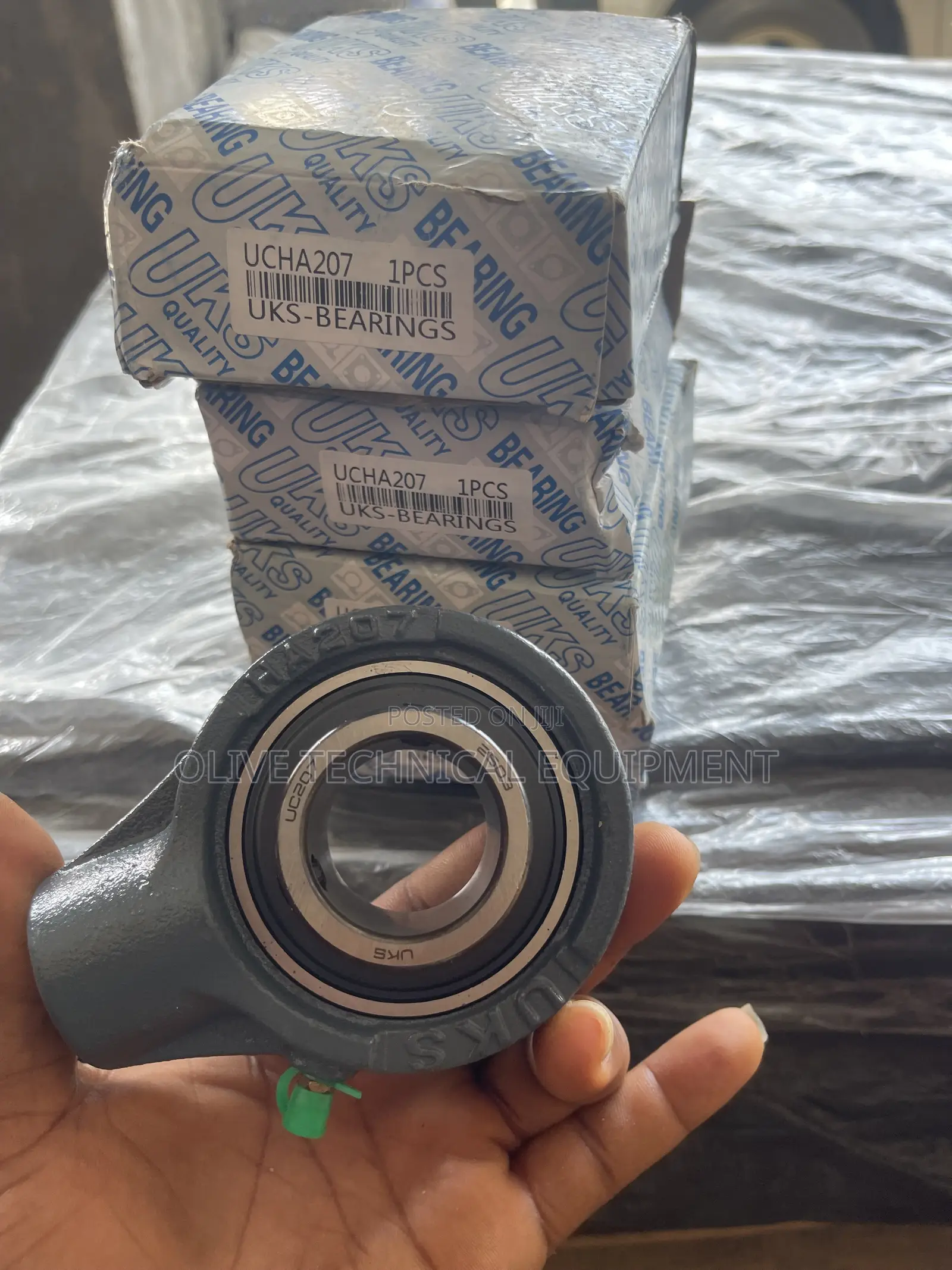 UCHA 207 Bearing