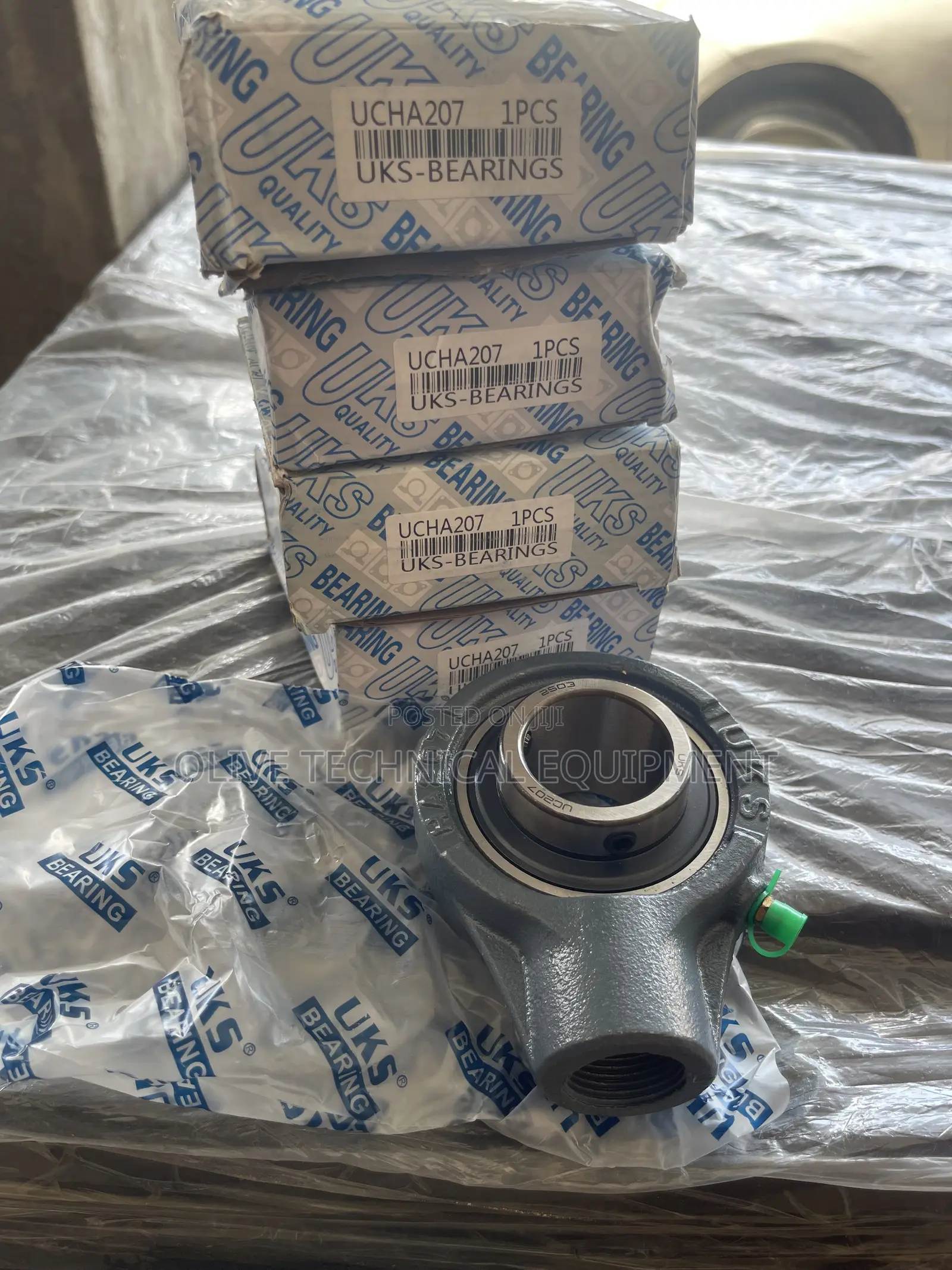 UCHA 207 Bearing