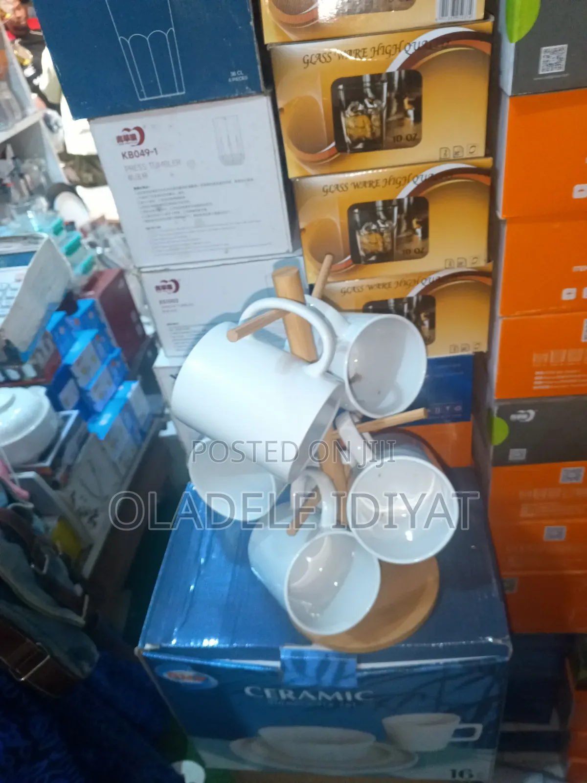 Cup Hanger With Mugs