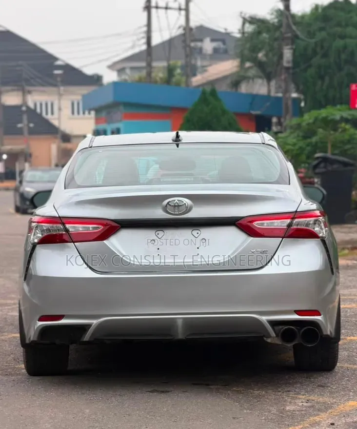 Toyota Camry XSE FWD 2020 Silver