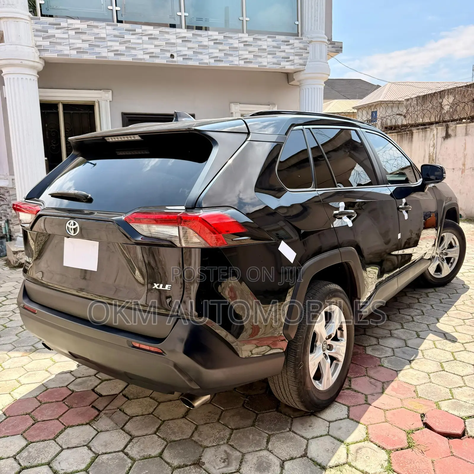 Toyota RAV4 XLE AWD 2020 Black