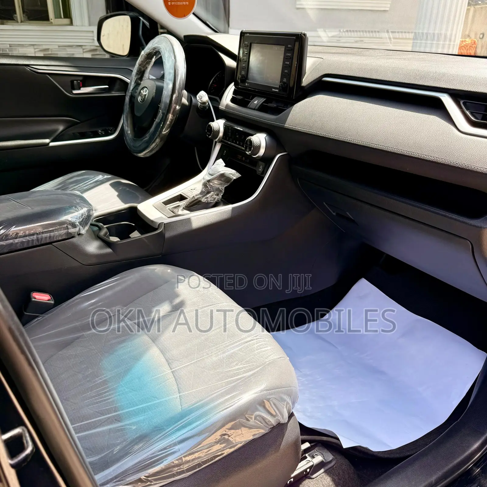 Toyota RAV4 XLE AWD 2020 Black