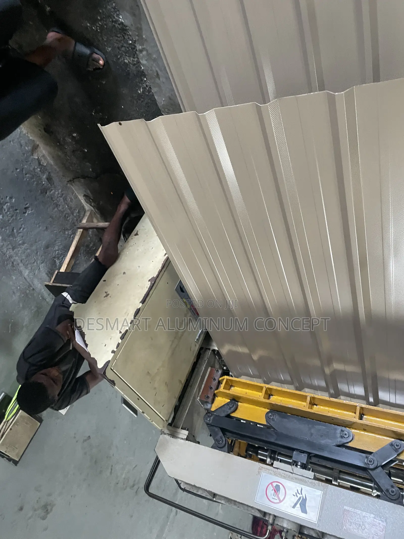 DESMART      Raise Your Roof. Raise Your Standards/0.55/Beige