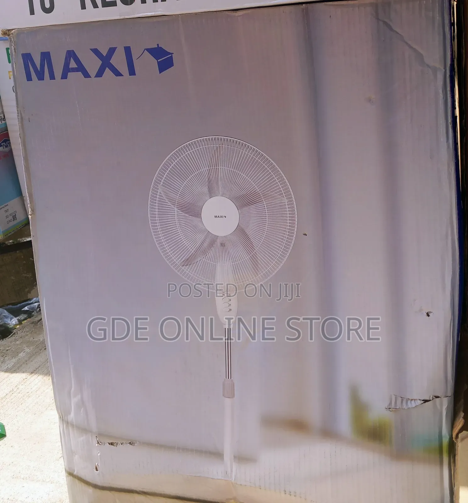 Maxi 20inch Standing Fan White