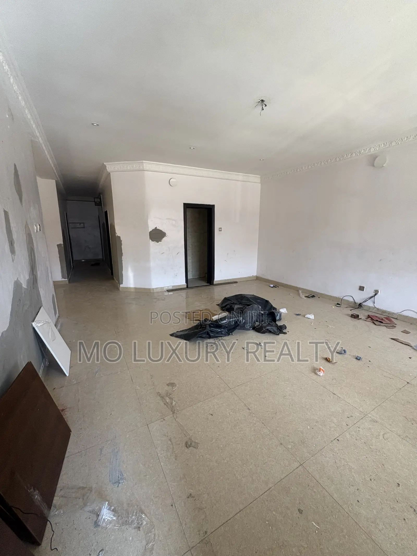 3bdrm Apartment in Lekki Phase 1 for rent