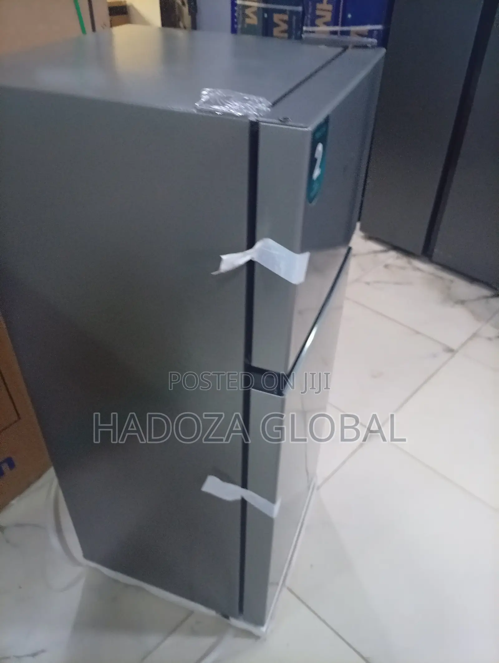 Hisense 172 DR Home Fridge With Spacious Storage Area