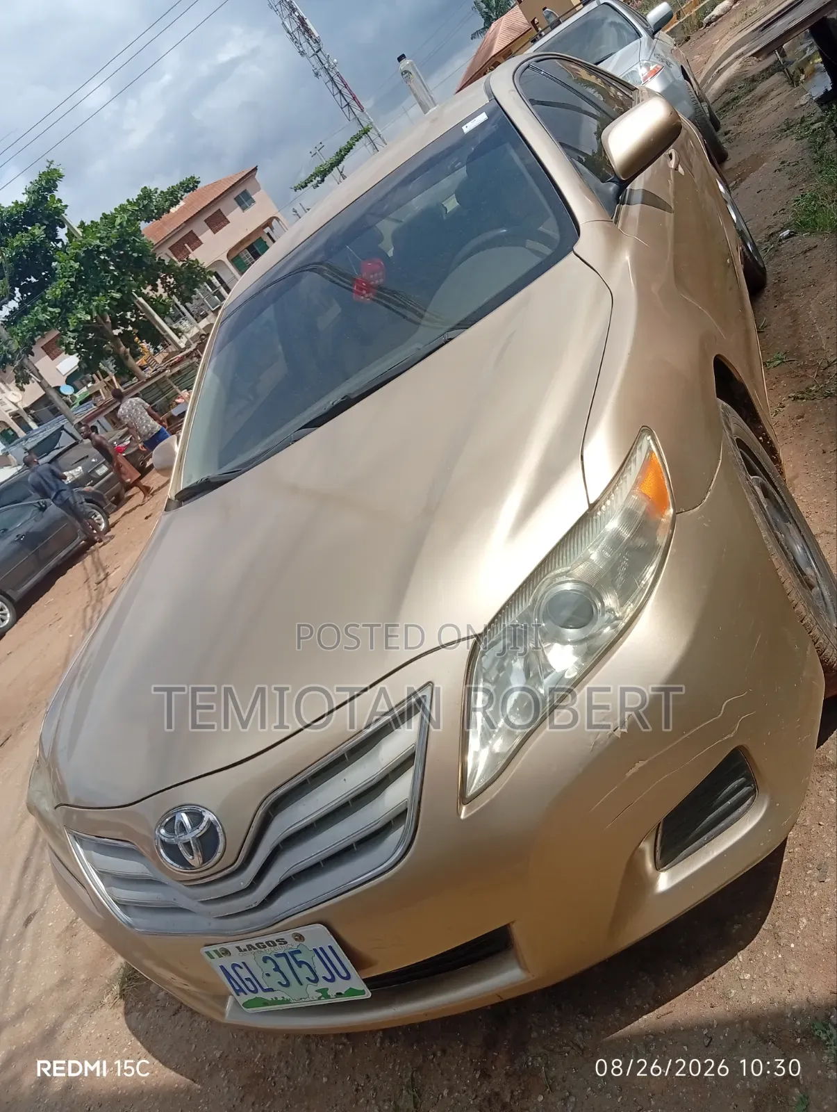 Toyota Camry LE 4dr Sedan (2.5L 4cyl 6AM) 2010 Gold